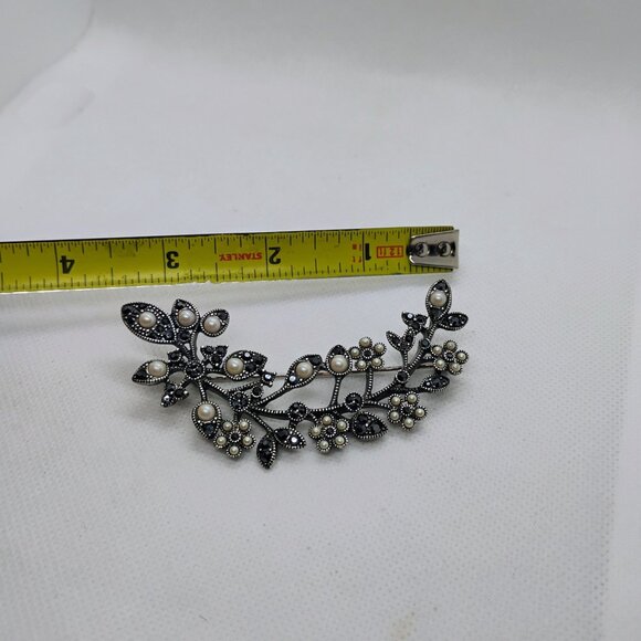 Monet Large Black Rhinestone & Faux Pearl Flower Spray Brooch Silver Tone 3.5" - Picture 7 of 7